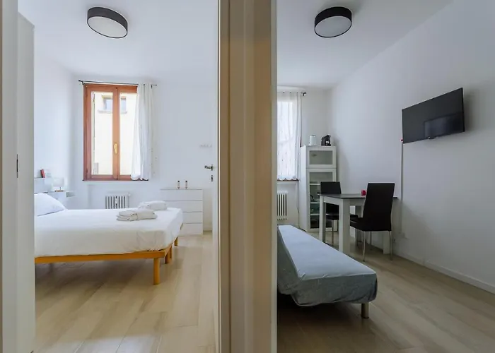 Yourbanflat Clock Tower 2 *