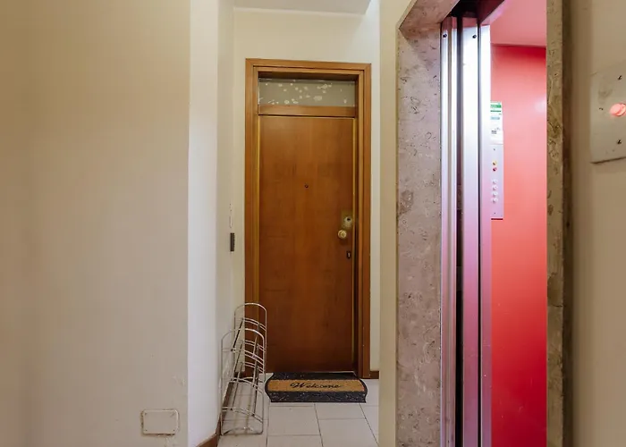 Yourbanflat Clock Tower 2 * Падуя