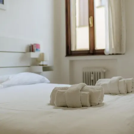 Apartament Yourbanflat Clock Tower 2 *